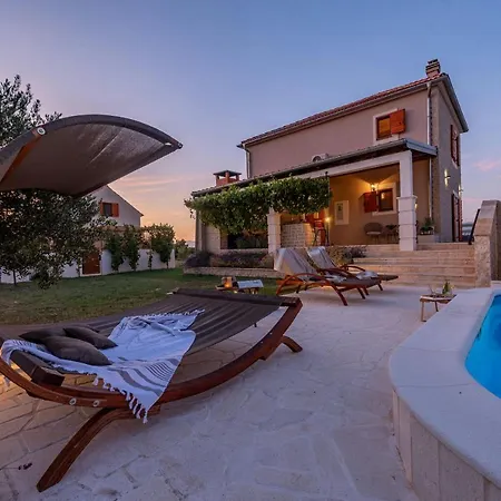 וילה Pan Zadarvillas
