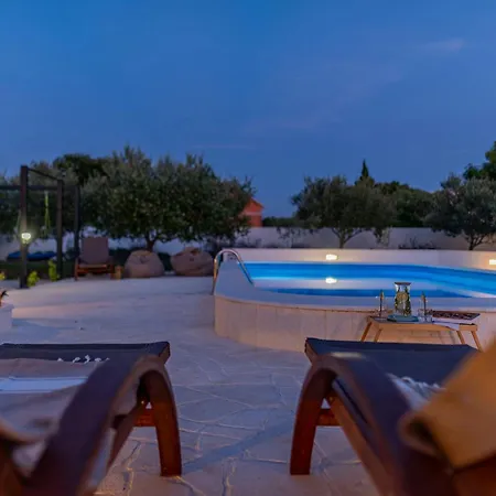 Pan Zadarvillas וילה *
