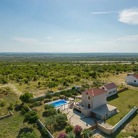 Pan Zadarvillas