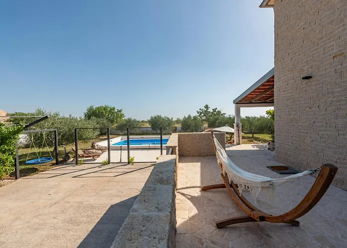 Pan Zadarvillas *