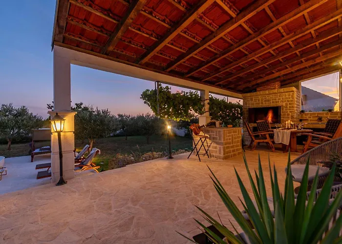 Pan Zadarvillas Вилла *